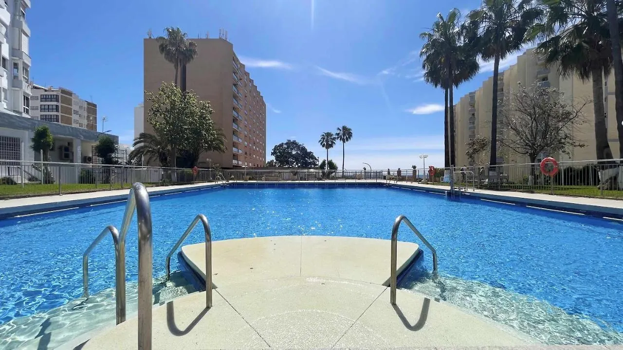 Pool&Beach in Benalmádena 0*,